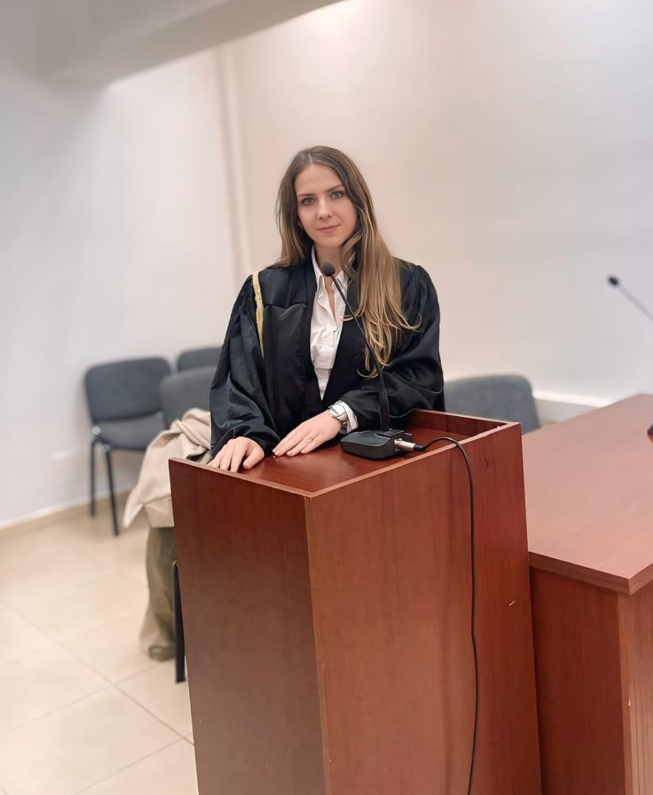 Foto e avokatit të parë